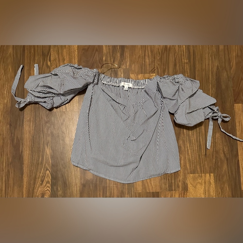 NWOT. Active USA white and navy stripes Ruffled Off-the-Shoulder Crop Blouse
